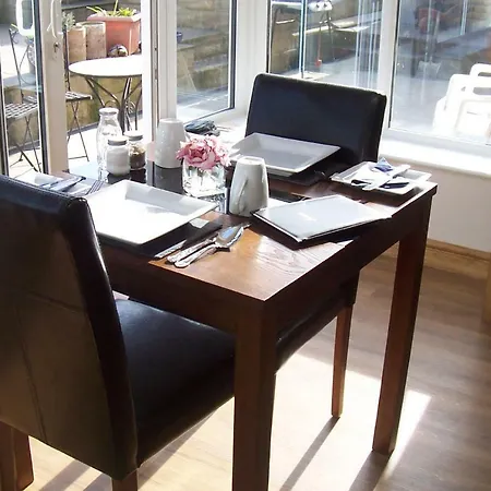 Alojamento de Acomodação e Pequeno-almoço Lazy Days 3*